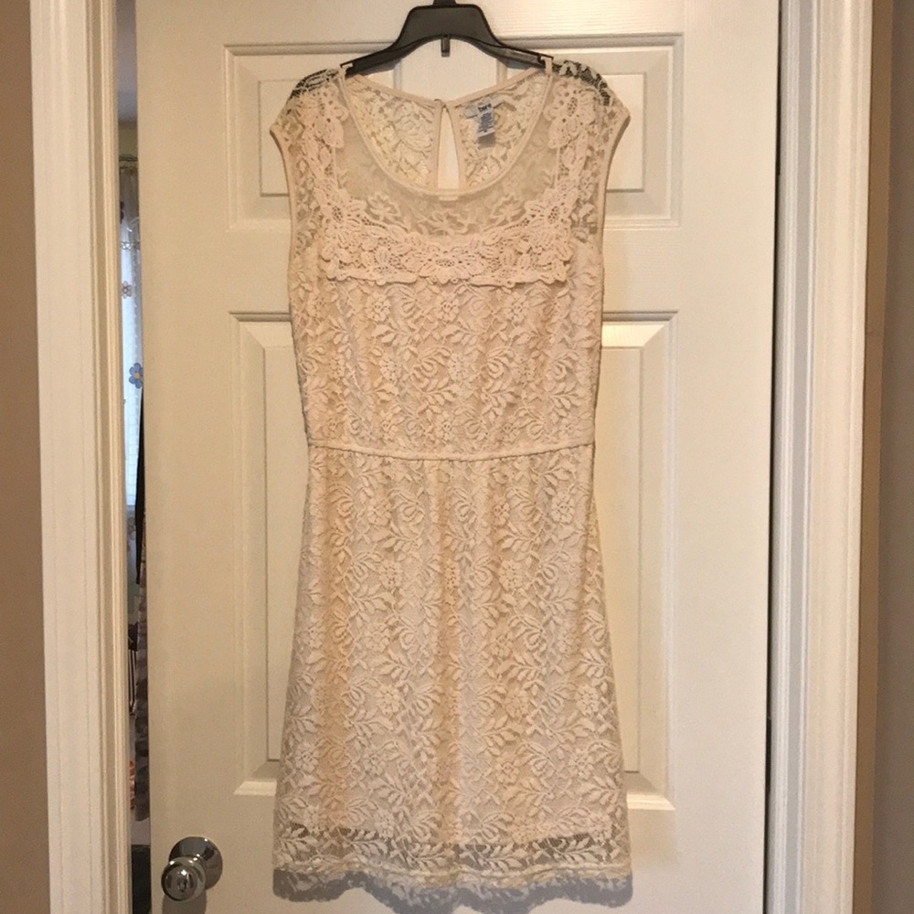 White lace dress